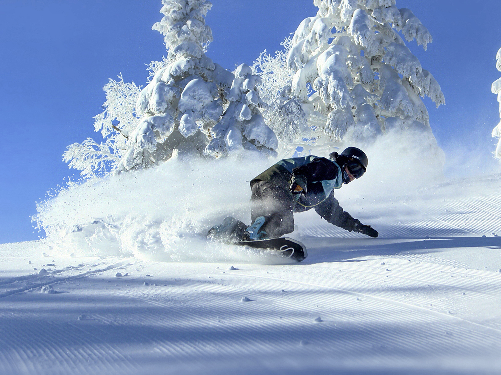 Snow-covered slopes and runs at Appi Kogen Resort
